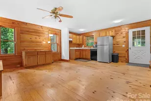 549 Henderson St, Saluda, NC 28773 - Photo 5
