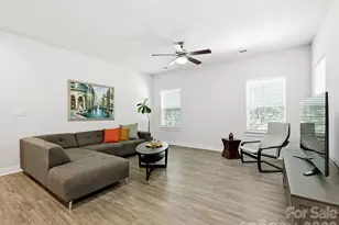 10038 Lilac Ct, Charlotte, NC 28215 - Photo 5
