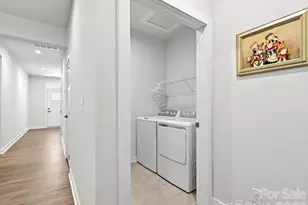 10038 Lilac Ct, Charlotte, NC 28215 - Photo 17