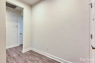 10038 Lilac Ct, Charlotte, NC 28215 - Photo 21