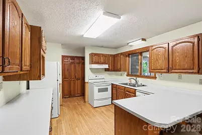 124 E Catawba Avenue, Mooresville, NC 28115 - Photo 7