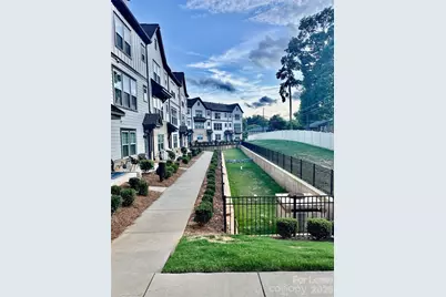 7008 Running Spring Drive #7008, Charlotte, NC 28205 - Photo 3