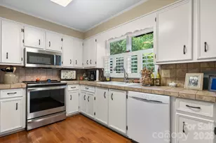 446 17th Ave Dr NE, Hickory, NC 28601 - Photo 11