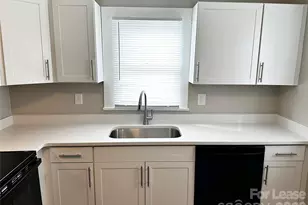 208 S Lexington Dr, Lexington, NC 27292 - Photo 5