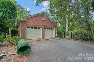 560 11th Ave Cir NW, Hickory, NC 28601 - Photo 3