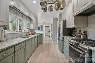 560 11th Avenue Circle NW, Hickory, NC 28601 - Photo 7