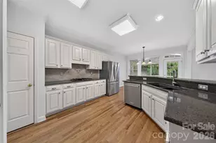 2615 Providence Hills Dr, Matthews, NC 28105 - Photo 17