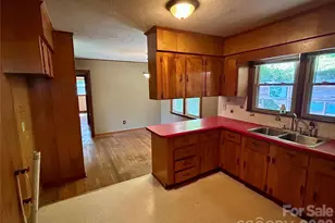169 Double Island Rd, Burnsville, NC 28714 - Photo 13