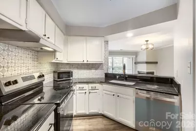 2520 Stradbrook Drive, Charlotte, NC 28210 - Photo 3