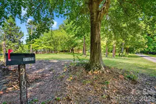 21024 Norman Shores Dr, Cornelius, NC 28031 - Photo 11