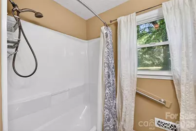 4400 Hamilton Circle, Charlotte, NC 28216 - Photo 23