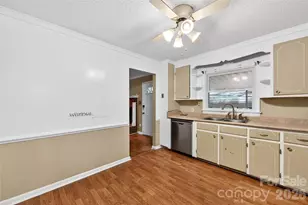 4400 Hamilton Cir, Charlotte, NC 28216 - Photo 9