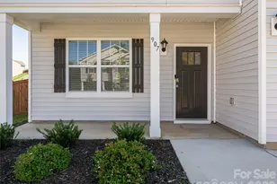 907 Newport Ct, Asheville, NC 28806 - Photo 5