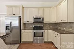 6832 Charter Hills Rd, Charlotte, NC 28277 - Photo 9