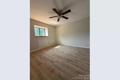 28 11th Avenue NE, Hickory, NC 28601 - Photo 13