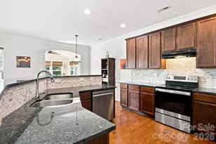 2233 Verde Creek Road, Charlotte, NC 28214 - Photo 9