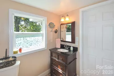 496 14th Avenue NE, Hickory, NC 28601 - Photo 25