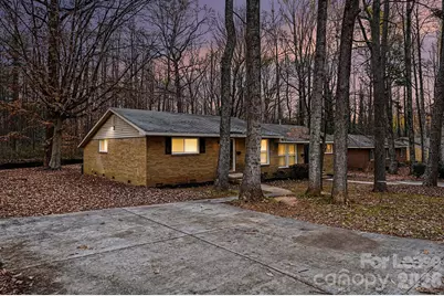 5001 Lakecrest Drive, Charlotte, NC 28215 - Photo 3