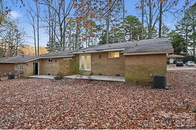 5001 Lakecrest Drive, Charlotte, NC 28215 - Photo 15