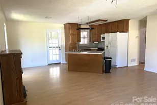 305 Forest Hill St, Morganton, NC 28655 - Photo 5