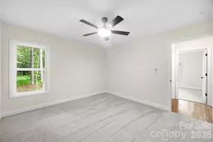 202 Knollwood Cir, Albemarle, NC 28001 - Photo 9