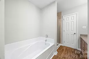 2113 Lennoxshire Square Ct, Charlotte, NC 28210 - Photo 17
