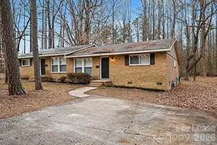 5003 Lakecrest Dr, Charlotte, NC 28215 - Photo 3