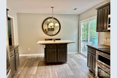 229 17th Avenue SE, Hickory, NC 28602 - Photo 9