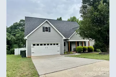 229 17th Avenue SE, Hickory, NC 28602 - Photo 1