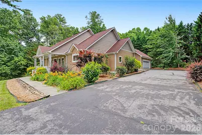 312 Benjamin Way, Hendersonville, NC 28792 - Photo 3