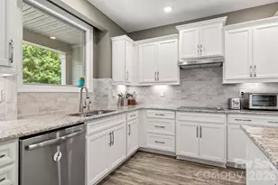 8416 Festival Wy, Charlotte, NC 28215 - Photo 19