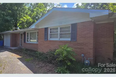 629 Willow Road, Hendersonville, NC 28739 - Photo 1