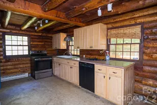 305 Melanie Ln, Black Mountain, NC 28711 - Photo 13