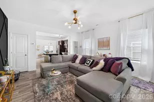 1031 Plaza Walk Dr, Charlotte, NC 28215 - Photo 5