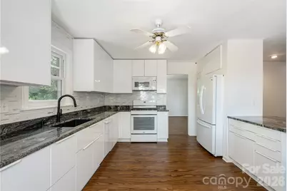 615 Goldview Drive, Hendersonville, NC 28791 - Photo 15