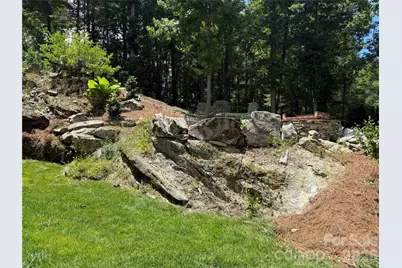86 Holiday Drive, Hendersonville, NC 28739 - Photo 3