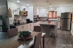 318 Rutledge Rd, Mount Holly, NC 28120 - Photo 7