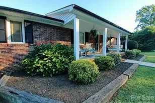 318 Rutledge Rd, Mount Holly, NC 28120 - Photo 1