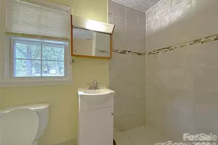 3220 Wiseman Dr, Charlotte, NC 28227 - Photo 9