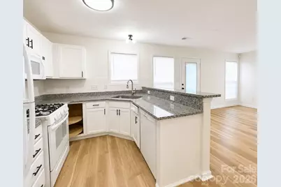 2049 Flushing Court, Charlotte, NC 28215 - Photo 3