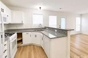 2049 Flushing Ct, Charlotte, NC 28215 - Photo 3