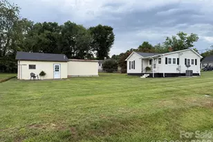 108 Fletcher St, Morganton, NC 28655 - Photo 3