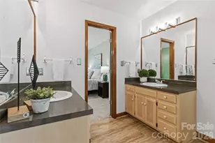 6933 Albaneen Ct, Charlotte, NC 28215 - Photo 31