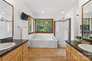 6933 Albaneen Ct, Charlotte, NC 28215 - Photo 33