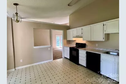 8029 Glencannon Drive, Charlotte, NC 28227 - Photo 5