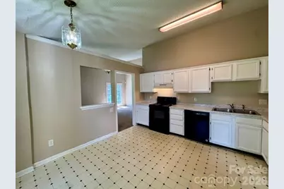 8029 Glencannon Drive, Charlotte, NC 28227 - Photo 7
