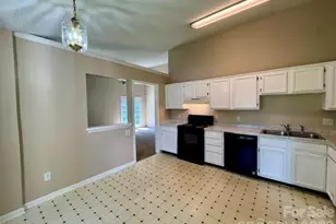 8029 Glencannon Dr, Charlotte, NC 28227 - Photo 7