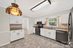6801 Rambling Rose Dr, Charlotte, NC 28212 - Photo 11