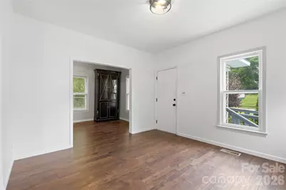 1013 7th Street NE, Hickory, NC 28601 - Photo 5