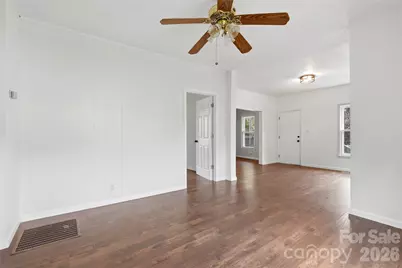 1013 7th Street NE, Hickory, NC 28601 - Photo 9